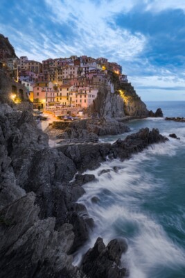 Cinque Terre Manarola Blue Hour Liguria Italy - Wandbild Leinwand / Metalldruck