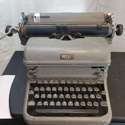 Royal KMM Touch Control Magic Margin Manual Typewriter 1940s Vintage QWERTY