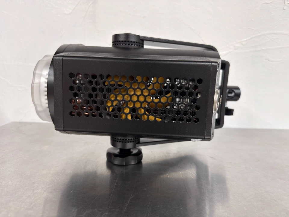 Godox VL300 300W LED Video Light – Bowens Mount Continuous Studio Lighting - Image 2 of 4