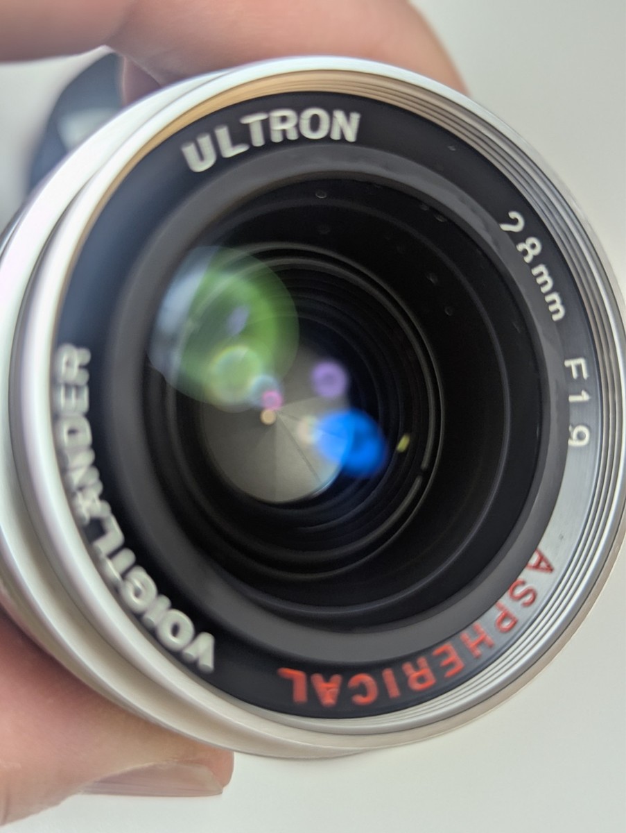 Mint w/Hood] Voigtlander Ultron 28mm f1.9 Aspherical L39 w/L-M