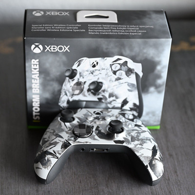 Xbox Storm Breaker Wireless Controller kabellos für Konsole in Schwarz/Weiß/Grau