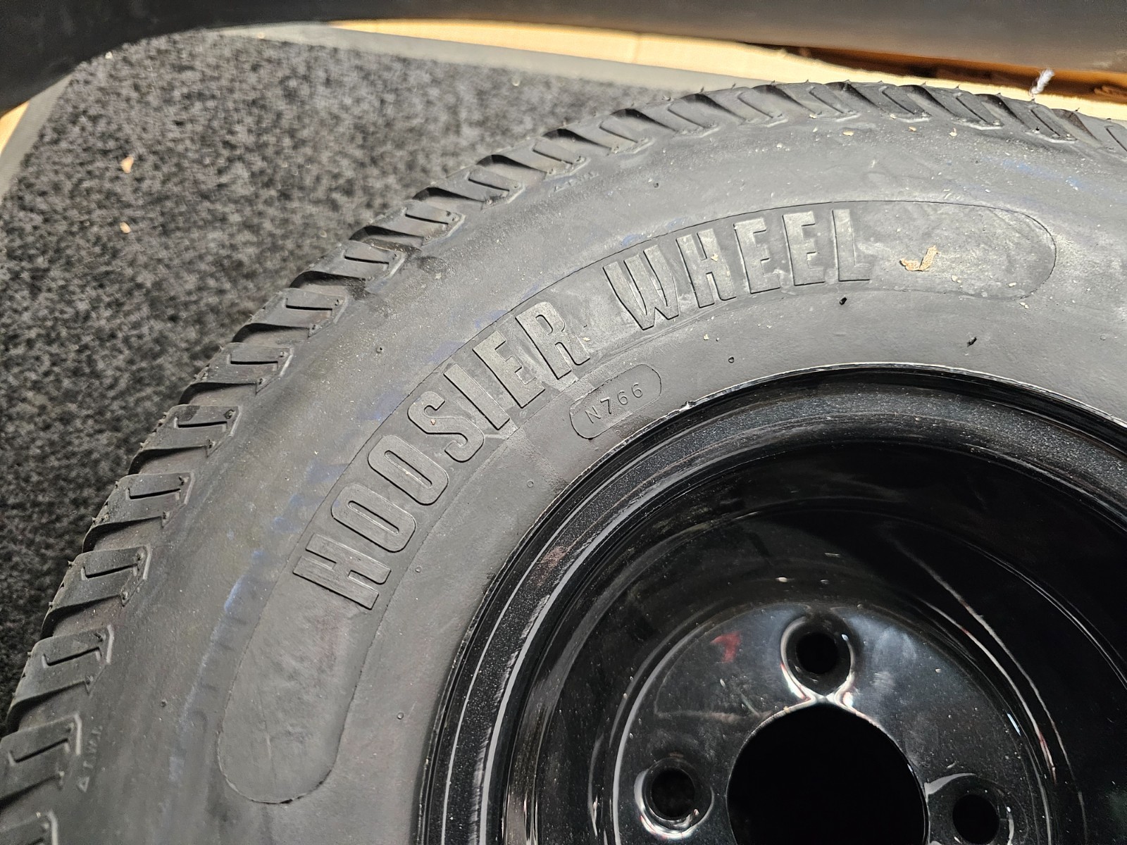 (QTY 2) Hoosier 20x8-8 4 Ply Tubeless Lawn & Garden Tire & Wheel Assembly P332