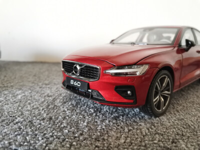 ミニカー 1/18 ボルボ S60 2020 レッド Volvo S60 2020 model car in Red 1/18 | eBay