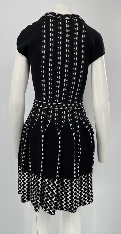 M Missoni Black Knit Short Sleeve Fit+Flare Dress w/ White Geometric Print sz 38 - Image 3 of 4