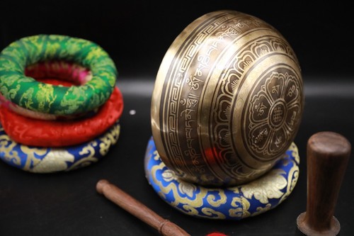 10-inch Superbly Carved Meditating Yogi with Tibetan Mantra Zen Singing Bowl - Picture 19 of 21