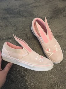 soft pink vans
