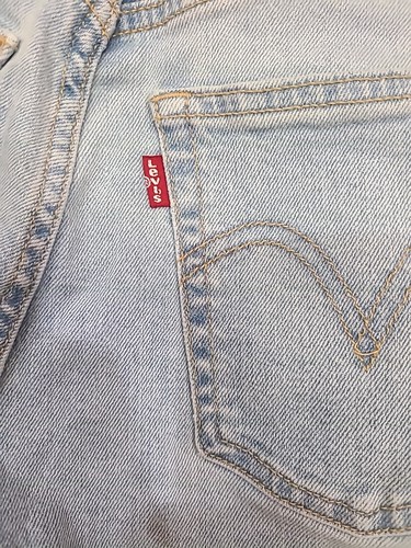 Levi's Damen Super High Rise Ribcage Straight Jeans Gr. 28 (27x30) helle Waschung - Bild 8 von 13