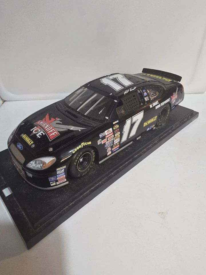 Ford Taurus 2003 Matt Kenseth #17 Smirnoff Ice Triple Black Winston Cup Champion Foto 3 de 4