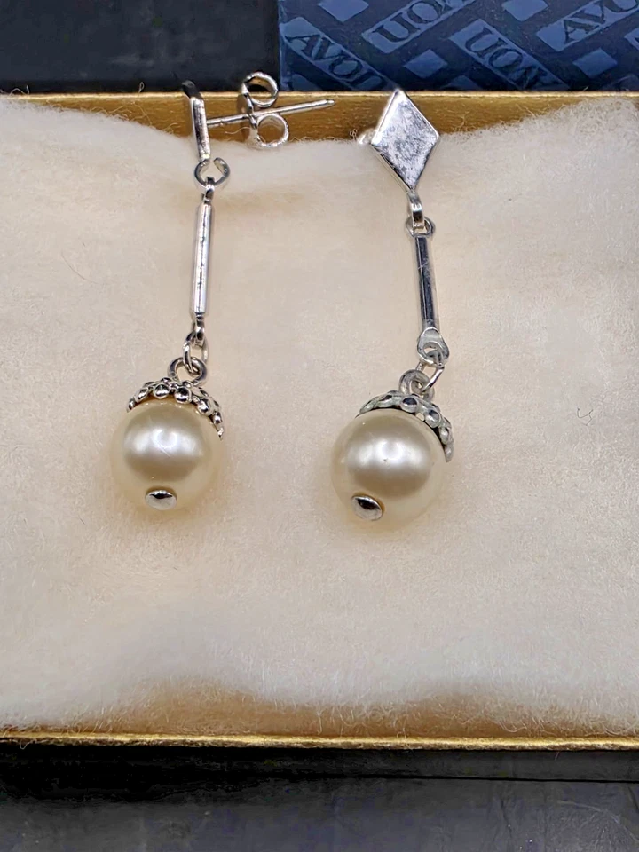 Pendientes perforados Avon vintage 1973 noche esplendor con postes de acero quirúrgico Foto 3 de 4