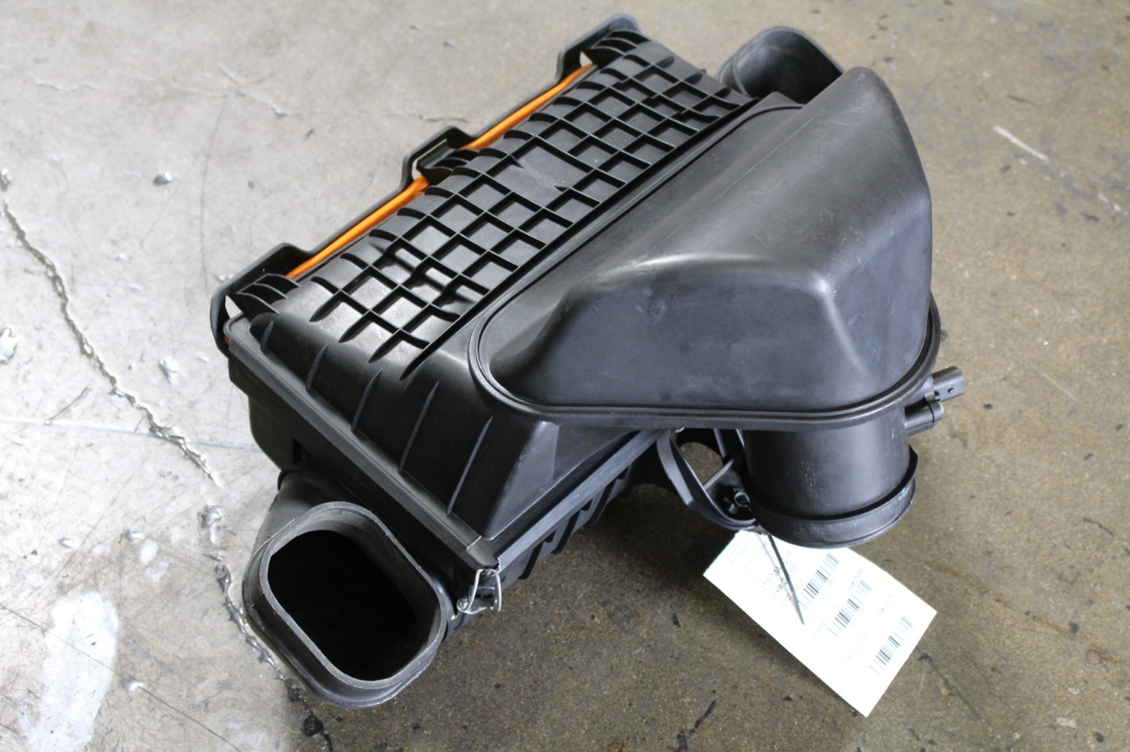 Maserati GranTurismo Air box top P/N 232607