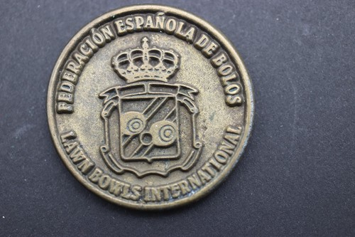 Spainish Lawn Bowling International Federation bull coin medal souvenir - Picture 2 of 2