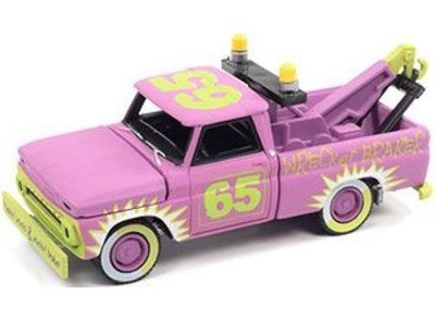 Johnny Lightning JLSP209B 1965 Chevrolet Truck Tow Truck 1:64