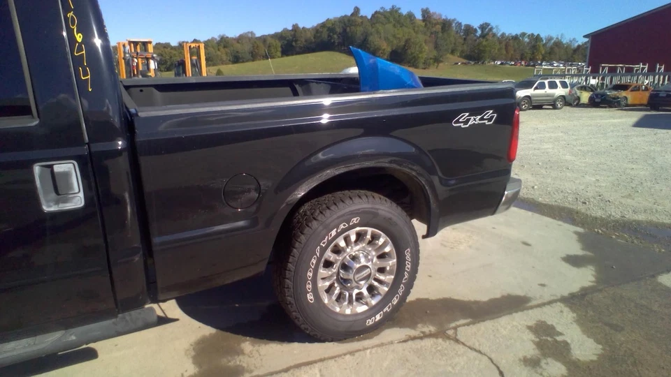 Tapacubos usados se adapta a: camioneta Ford F250SD 2008 grado A Foto 2 de 4