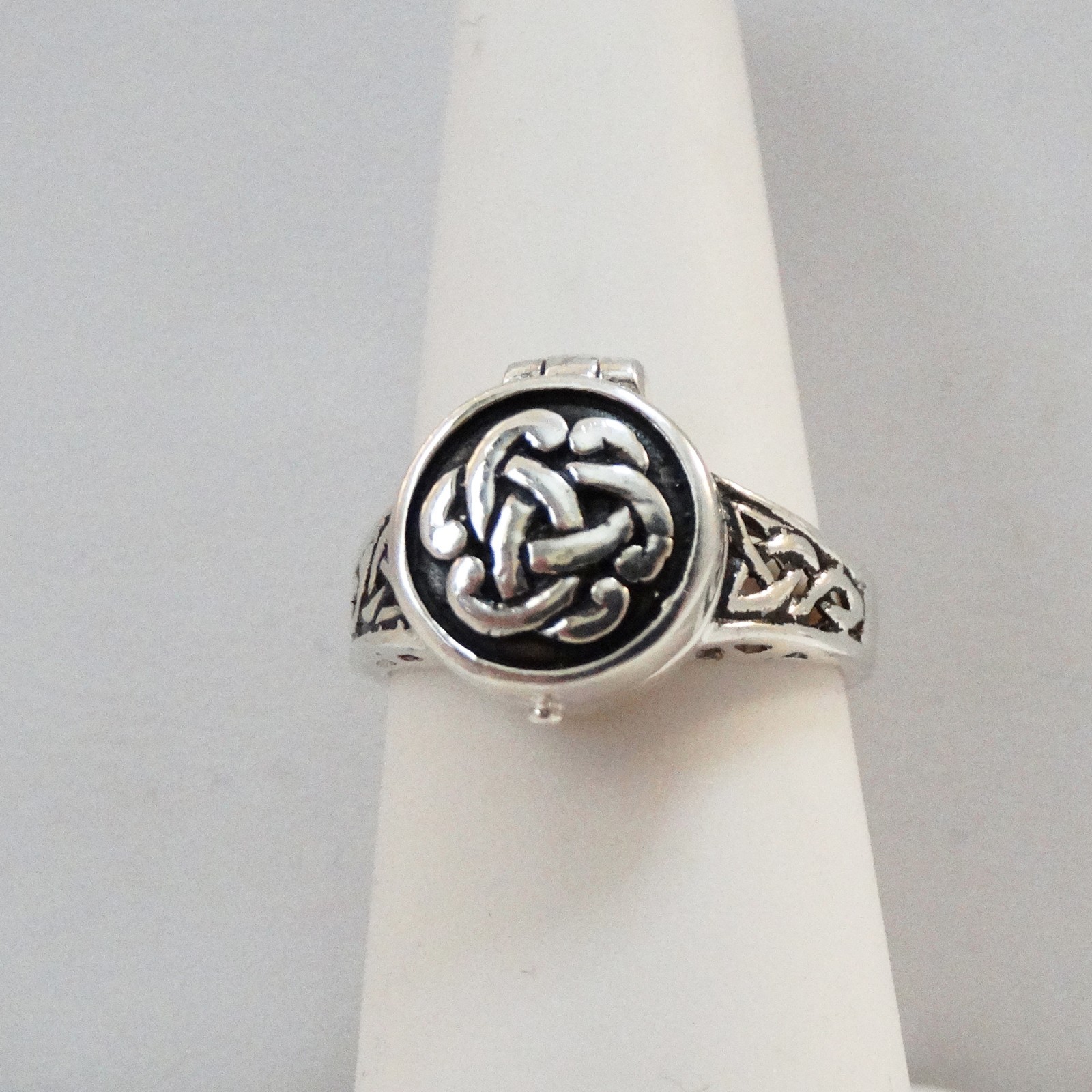 Anello In Argento 925‰ Fascia Con Intreccio Celtico Traforato - Foto 9