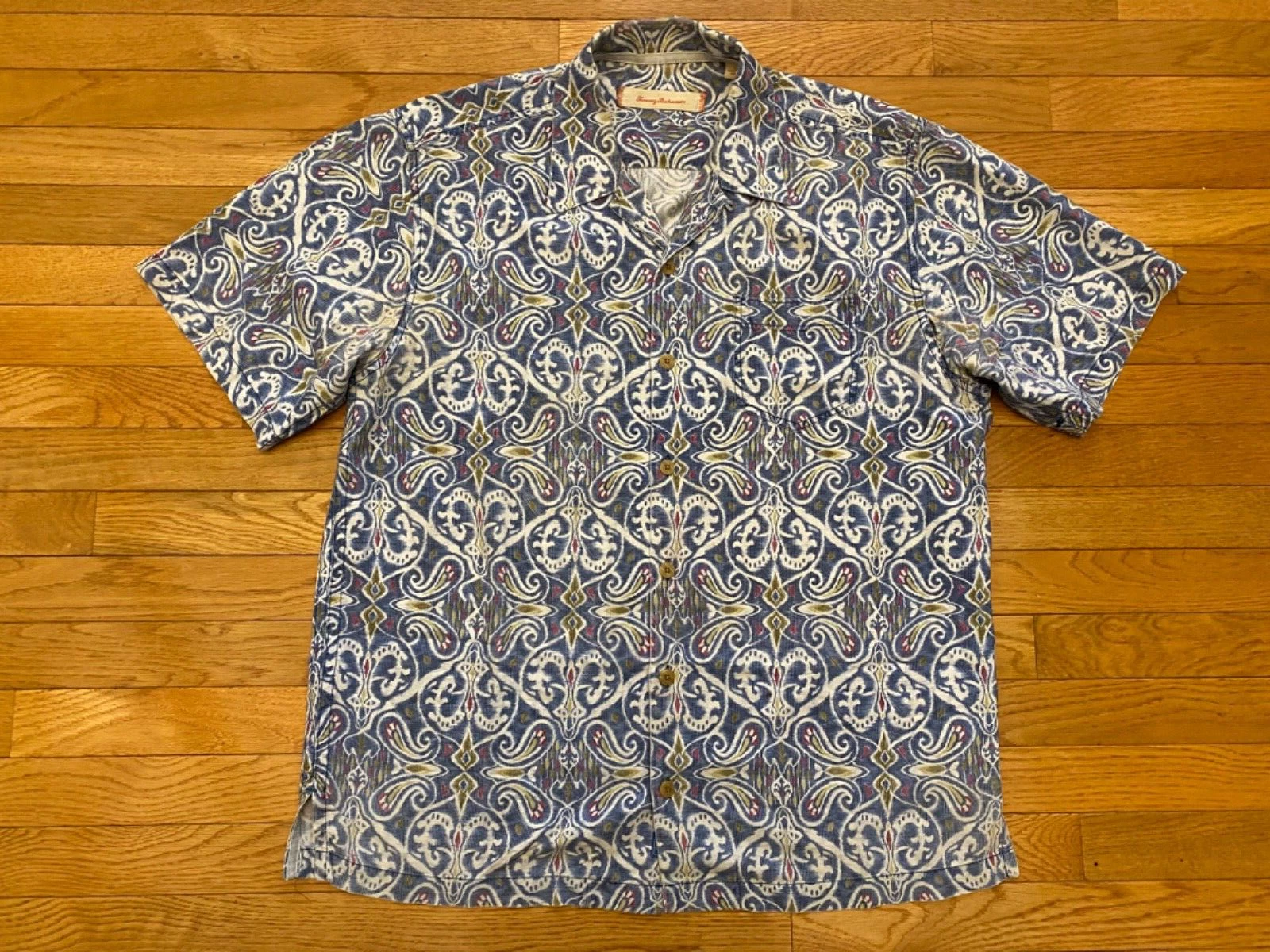 Tommy Bahama Mens Hawaiian Shirt L Colorful Floral Paisley 100% Silk Button Up