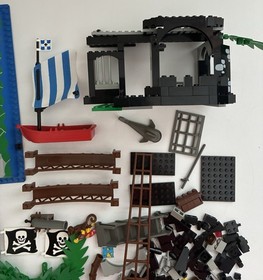 LEGO 6273 Rock Island Refuge Incomplete- BASEPLATE AND SPARE PARTS LOT