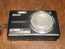 Nikon COOLPIX Coolpix S560 10.0MP Digital Camera - Graphite black