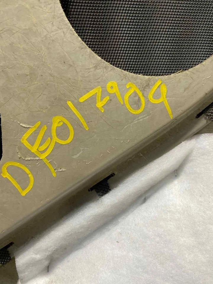 06 07 GMC SIERRA 2500 Front Door Trim Panel Passenger Side Right Foto 3 de 4