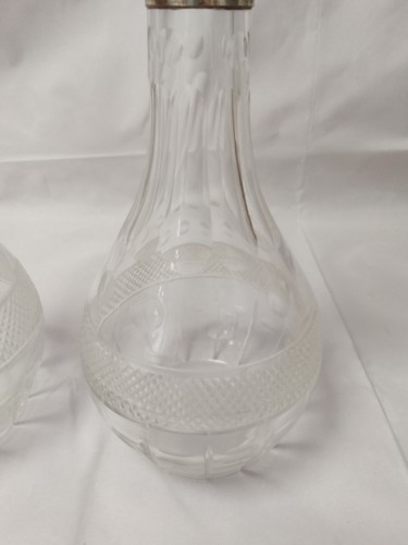 Pair of Silver Topped Cut glass Decanter's or Water Servers ~ Silver plated tops - Picture 5 of 7