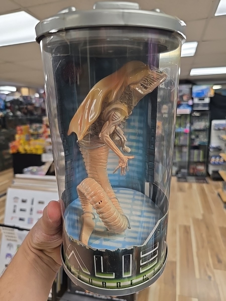 1997 New Alien Resurrection Alien Offspring Hasbro Signature