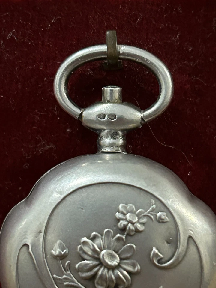 1900 - Art nouveau Ancienne boite pilulier châtelaine argent massif décor floral - Photo 2/4