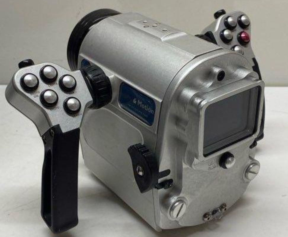 MAKO PC110 Light & Motion Monitor and Accessories in Case For Sony Handy Cam