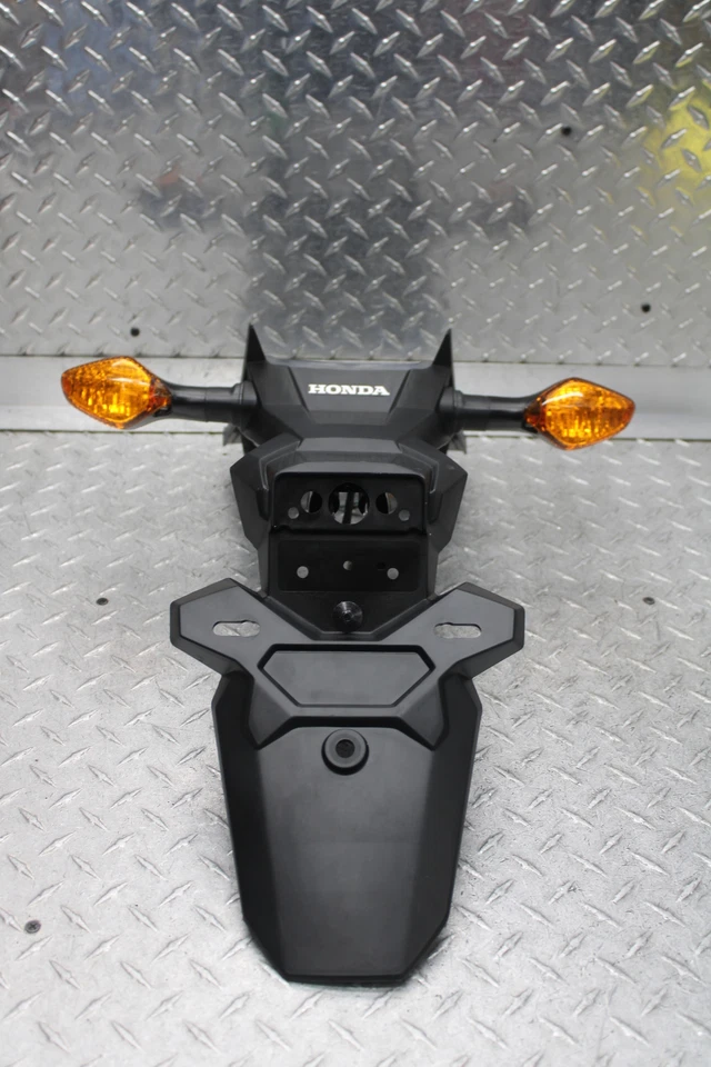 Honda Grom 125 2018 guardabarros trasero 80100-K26-B10za 50188-K26-B00 Foto 2 de 4