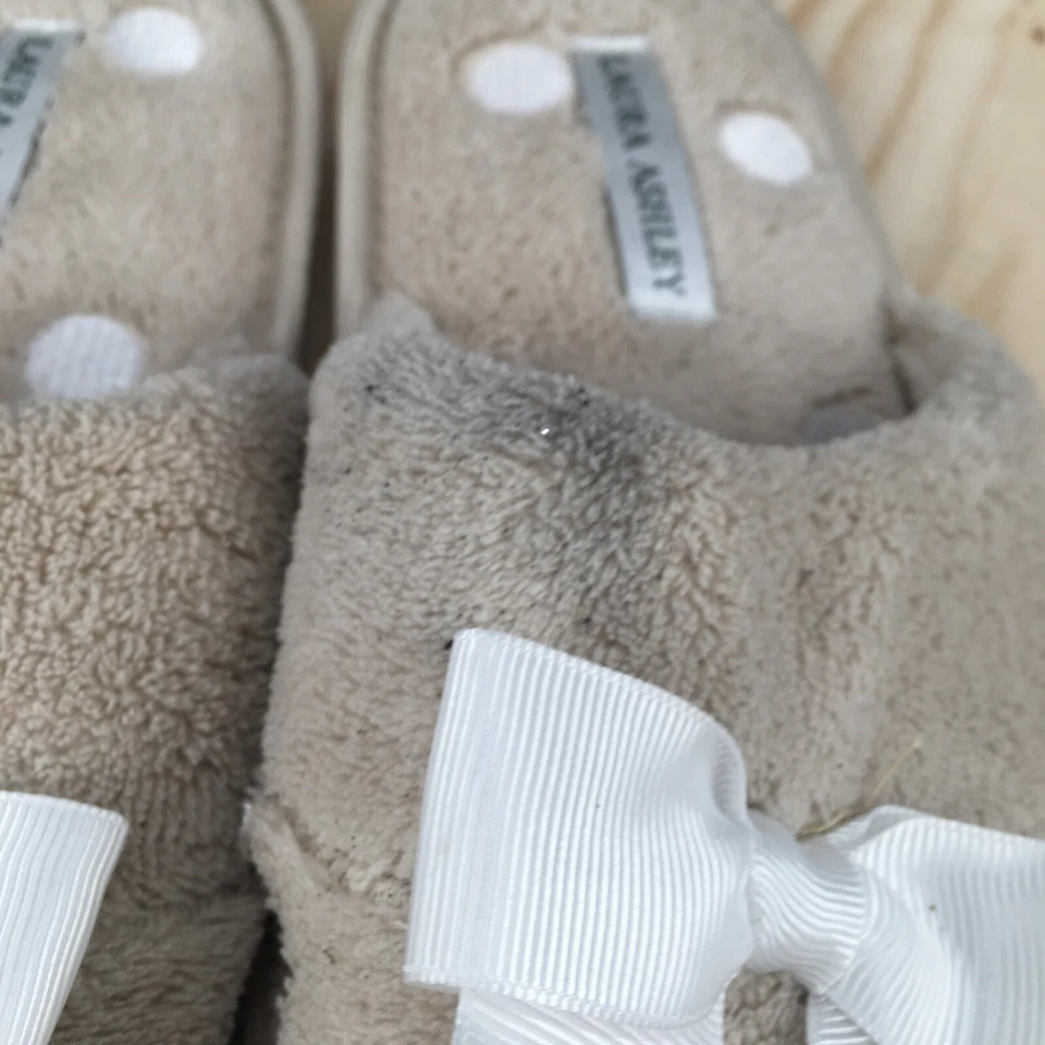 Laura Ashley 拖鞋女式 6 毛绒懒人骡子米色舒适人造毛皮波尔卡 — 第 3/4 张图片