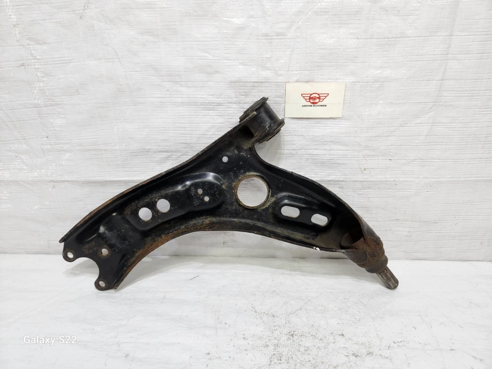 Brazo de control inferior delantero derecho Volkswagen Tiguan 2010-2017 tracción delantera OEM Foto 3 de 4