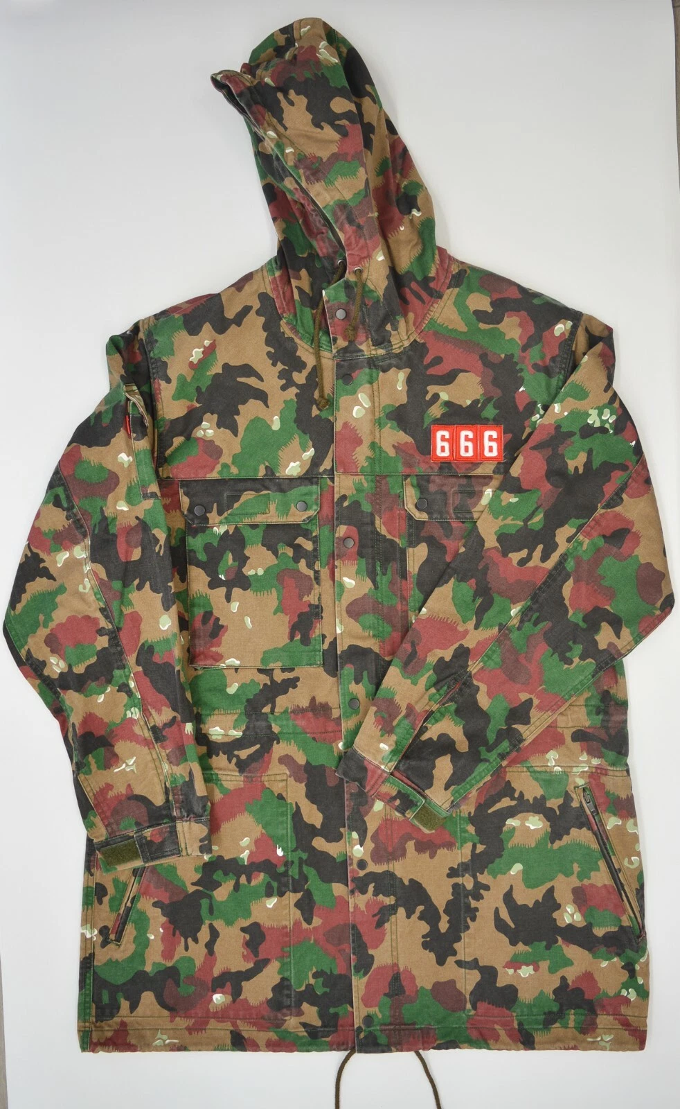 SUPREME FIELD PARKA   SWISS CAMO   TAILLE L   NEUF AVEC ÉTIQUETTES 