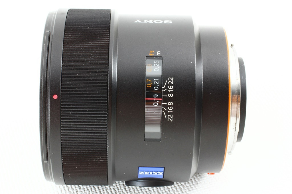 SONY Distagon T* 24mm F2 ZA SSM SAL24F20Z large aperture wide