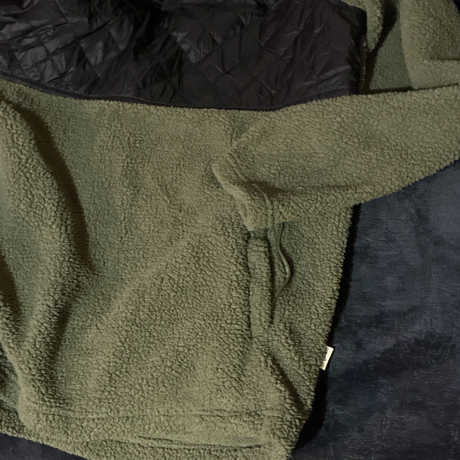 Magellan Outdoors Campfire Men’s M Green/Black Quilted Fleece Pullover - product detail image 4
