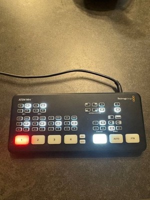 Blackmagic Design ATEM Mini Live Production Switcher Video Mixer mit Software