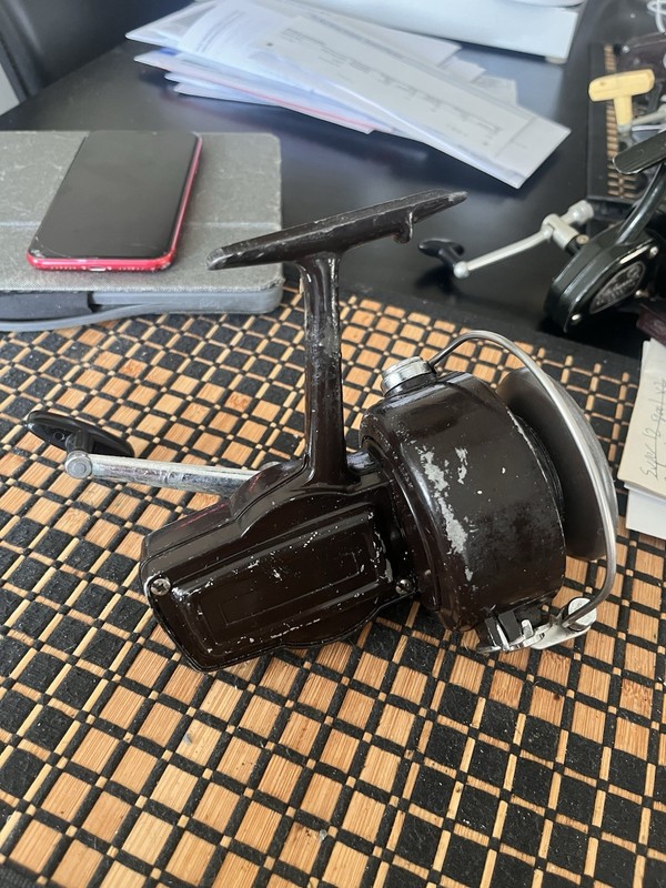 VINTAGE DAIWA MODEL 7700 HEAVY DUTY SALTWATER SPINNING REEL 1970’s Badge Gone