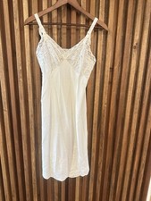 VTG White/Cream Nylon Full Slip Dress Floral Lace Bodice Coquette Cottagecore