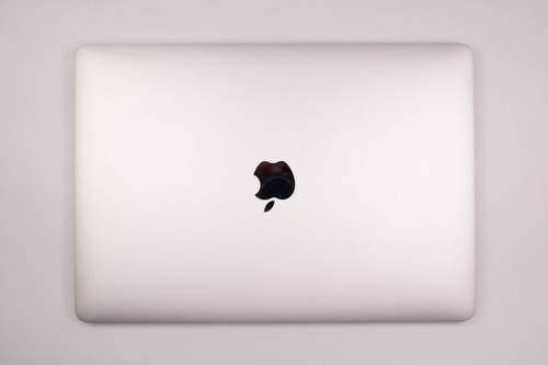 Apple MacBook Pro 13 Retina Touch Bar, 2.8GHz i7 16GB RAM 512 GB SSD 2019 QWERTY - Bild 3 von 8