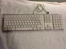 Apple Wired Keyboard - A1048 | M9034B/A | With NUMPAD | UK QWERTY Layout