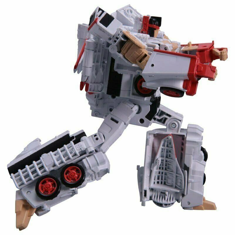 TAKARA TOMY 30TH STREET FIGHTER II x TRANSFORMERS RYU vs VEGA