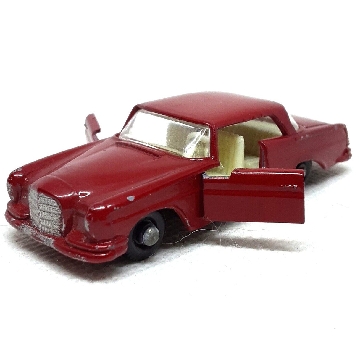 マッチボックス メルセデス・ベンツ 220 SE クーペ Lesney Matchbox Mercedes Benz 220 S.E. No.53 Red Made In United