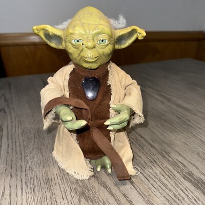 VTG Star Wars Yoda Figure Statue Toy 8inch Lucasfilm 2000 Tiger
