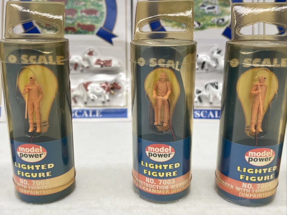 Modern Power Lot of (9) O Scale Cows People Benches  Lighted Figures Workers - Image 4 of 4