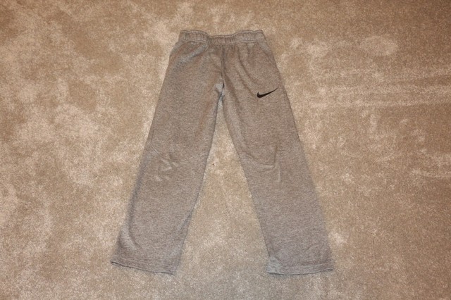 Nike Sweatpants Boys Gunsmoke Gray Dri Fit Therma Soft Fleece Size S Bin 2 for sale online | eBay
