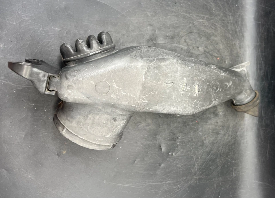 1987-1991 Chevrolet GMC Truck Suburban Blazer OEM HVAC Air Duct Tubing 15602319 - Image 4 of 4