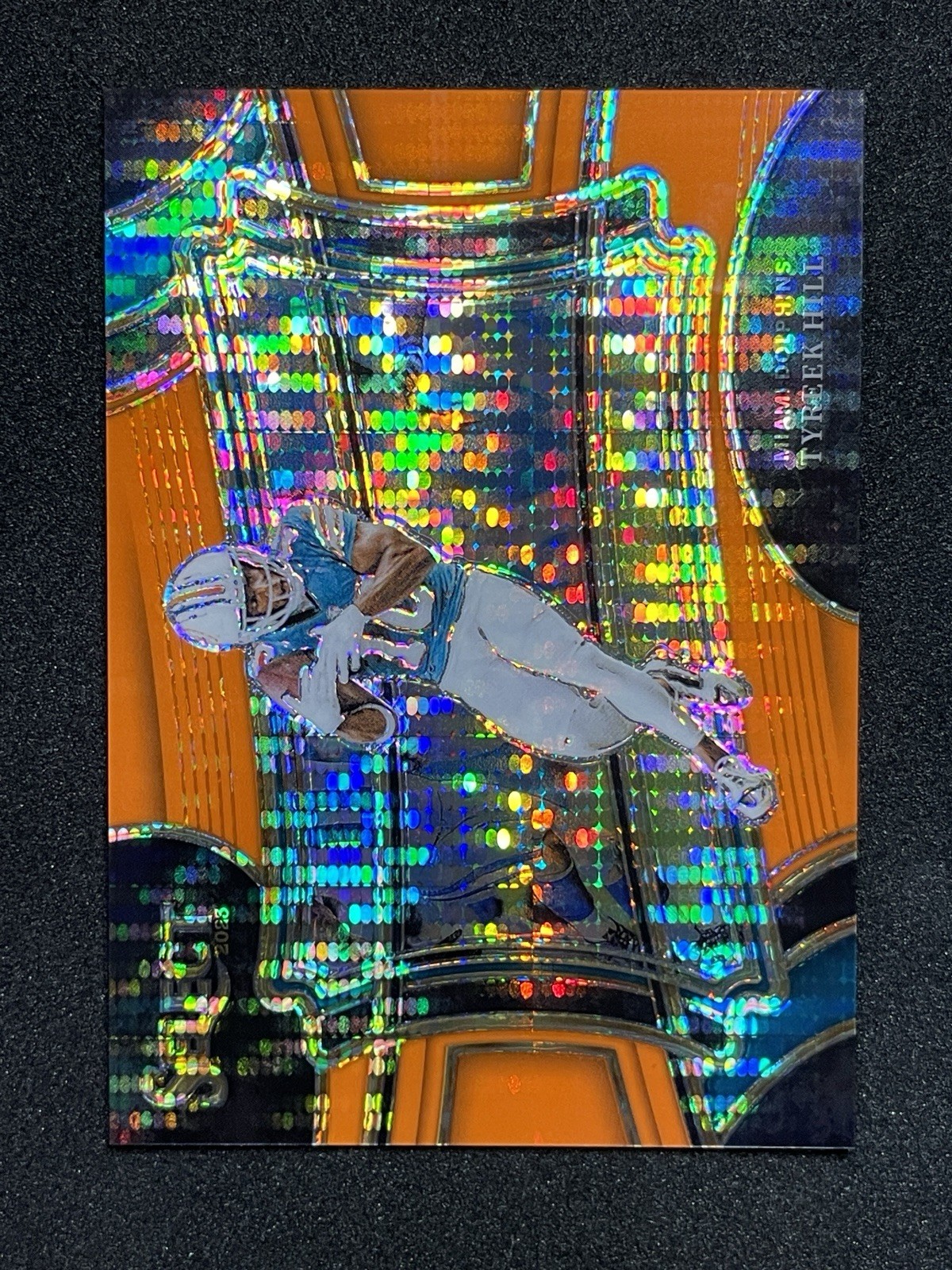 Tyreek Hill 2023 Panini Select #358 Field Level Neon Orange Pulsar Prizm /7 FOTL
