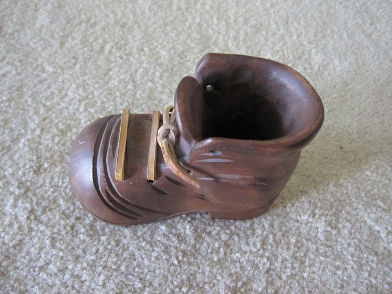 Vintage Bob Holtby carved wooden shoe with leather lace 4.5 inches USA 1971