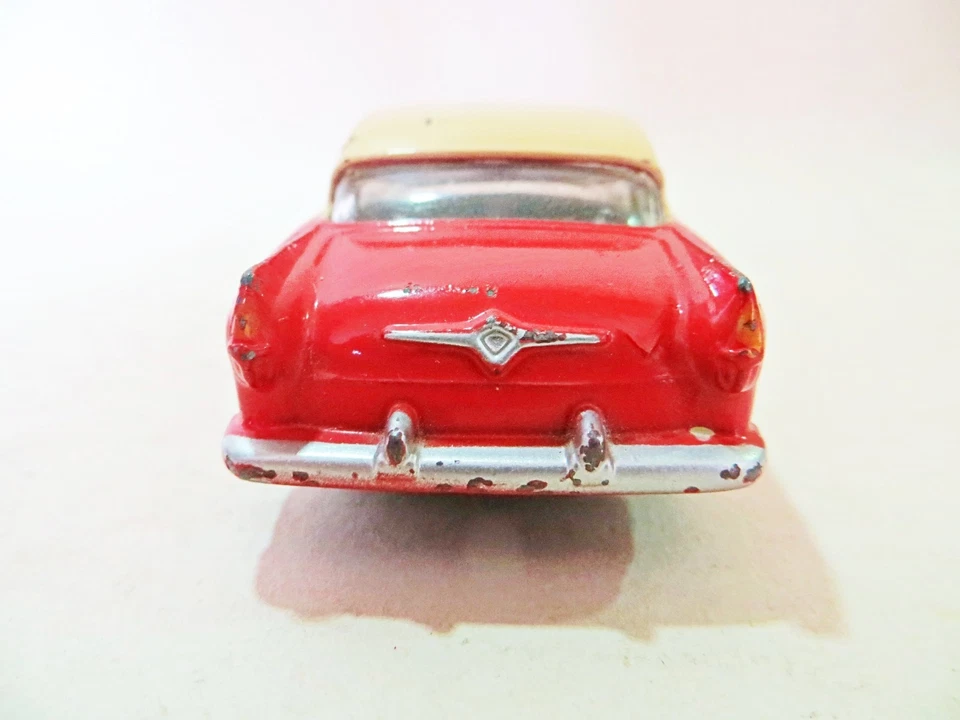 DINKY 174 'HUDSON HORNET' ROJO/CREMA. COMPLETO. VINTAGE. En muy buen estado. Foto 4 de 4