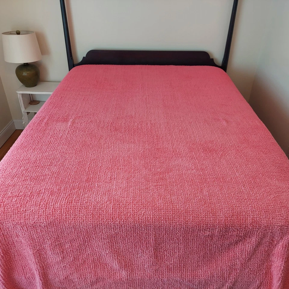 Colcha de chenilla de algodón rosa intenso Pine Cone Hill Cottagecore Queen 97x94" Foto 2 de 4