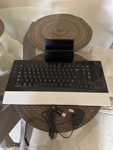 DiNovo Edge Logitech Bluetooth Wireless Keyboard + charging base + DONGLE - Picture 3 of 12