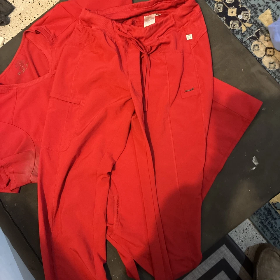 Conjunto Médico Infinity Para Mujer - Rojo - XL Top Mediano Parte Inferior Foto 3 de 3