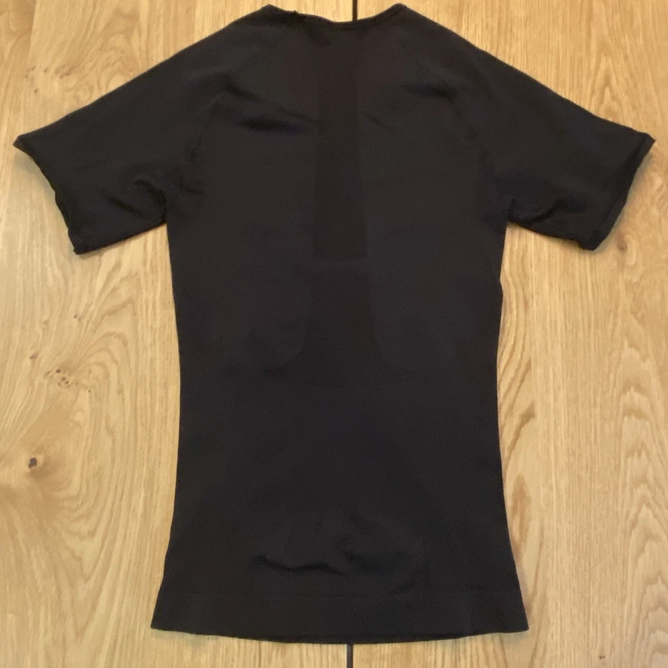 Spanx Mens Black Zoned Performance Undershirt V-Neck Short Sleeve Size L - Image 2 of 4